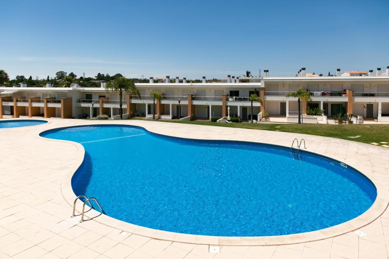 Sunny Villa Facing The Swimming Pool Fontainhas  Ngoại thất bức ảnh